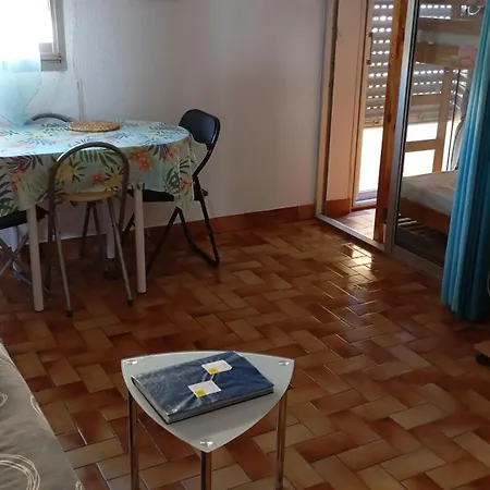 Apartment 200m Parking Gratuit La Nouvelle